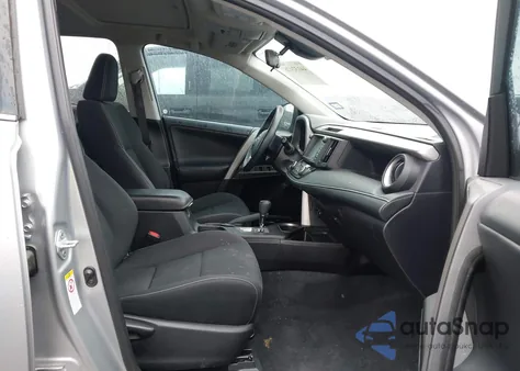 2017 Toyota Rav4 Xle z USA, uszkodzony, nr VIN 2T3WFREV6HW349480